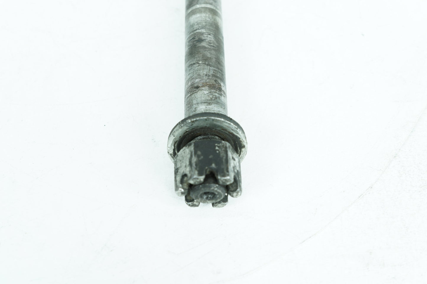 1984 - 1998 Harley-Davidson Touring Road King Classic Rear Wheel Axle Bolt Shaft 41110-79A