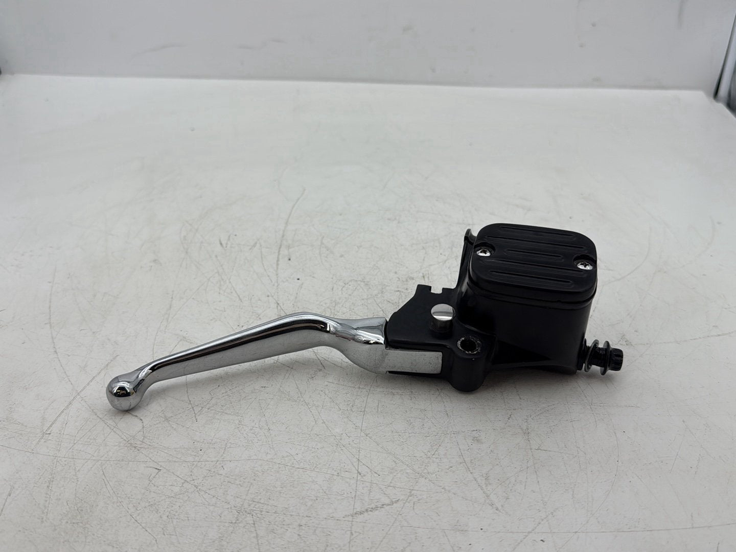 2007 Harley Touring FLHTCU Electra Glide Ultra OEM Front Right Hand Brake Lever Master Cylinder Reservoir