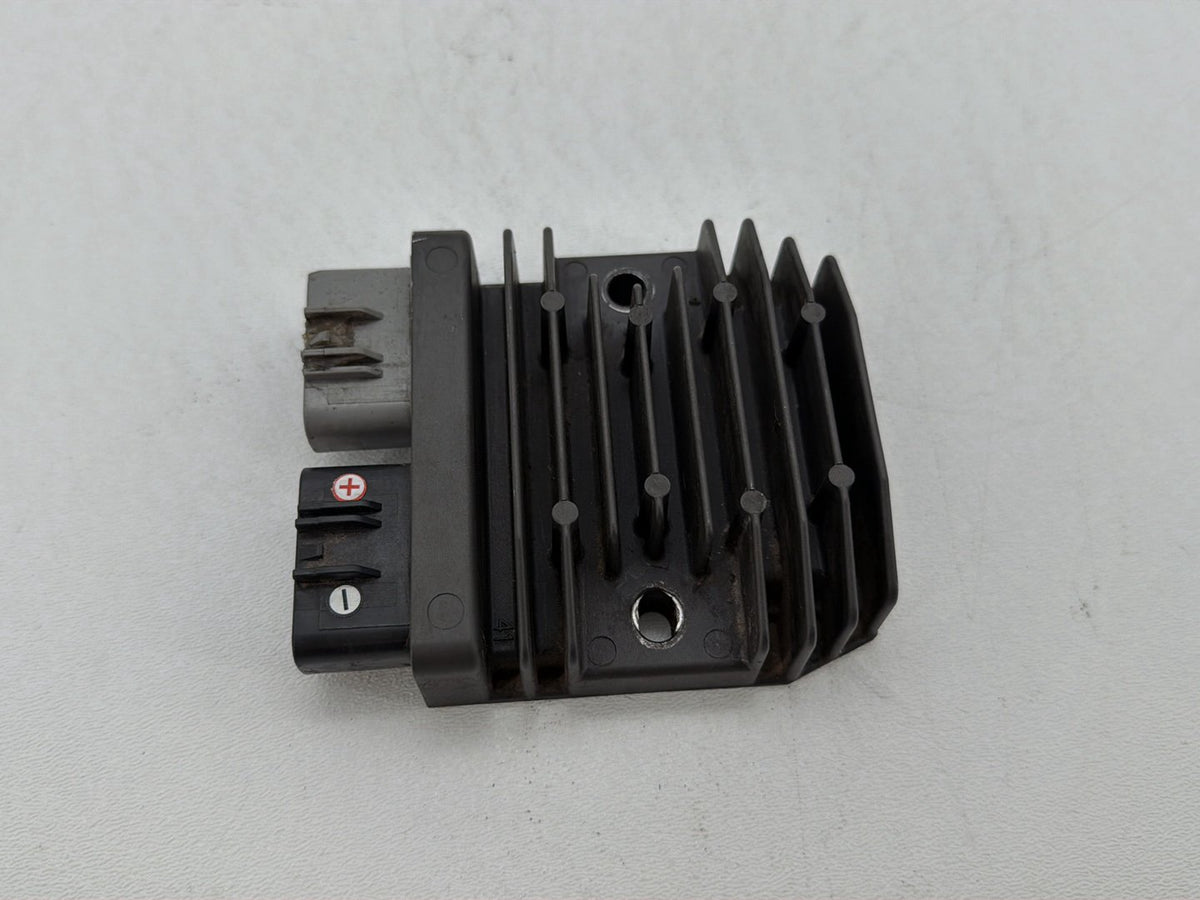 1997 Harley Road King Touring FLHRI OEM Voltage Regulator Rectifier FH020AA