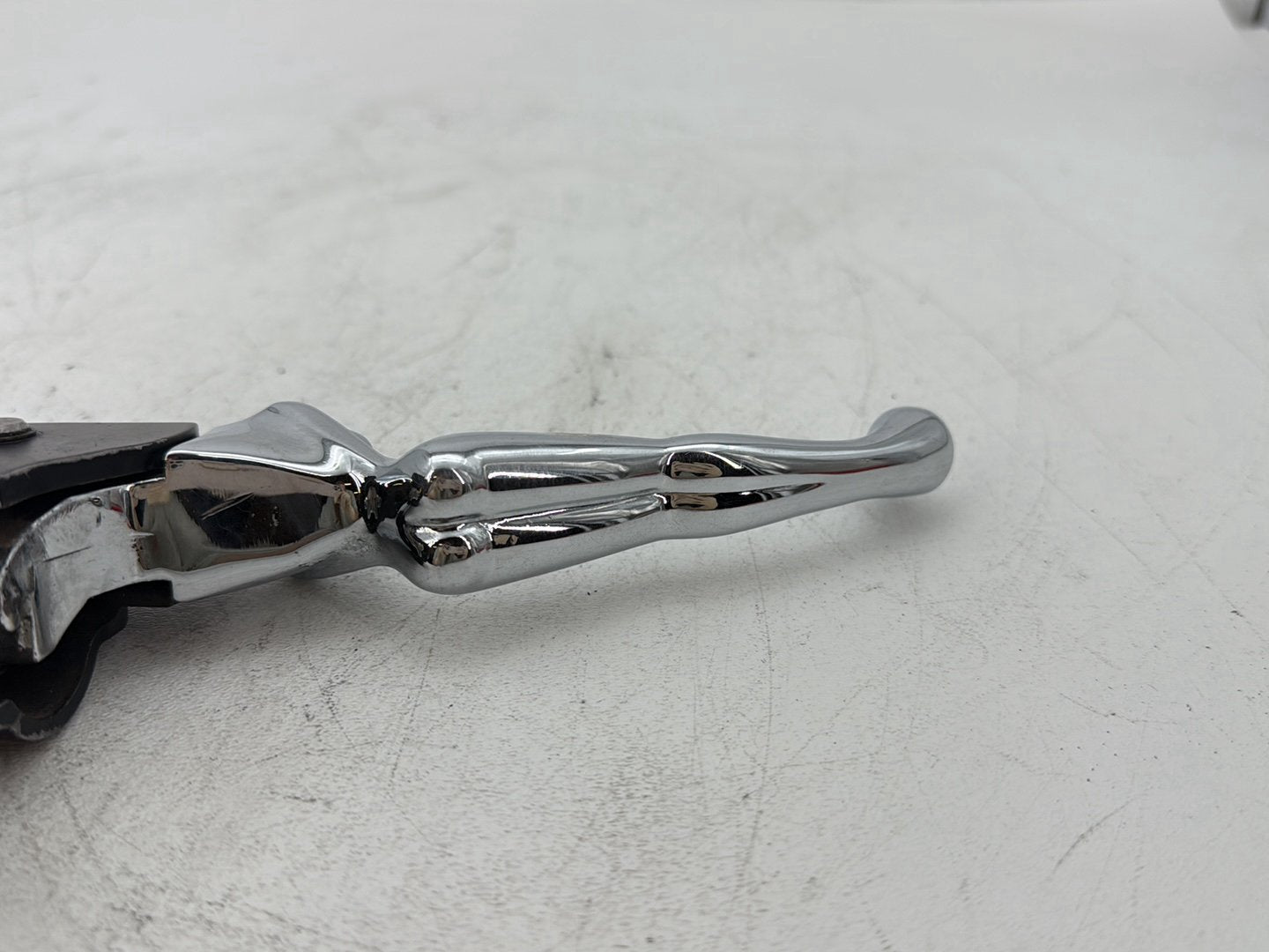 2006 Harley Dyna FXDWGI Wide Glide OEM Front Right Brake Lever Master Cylinder