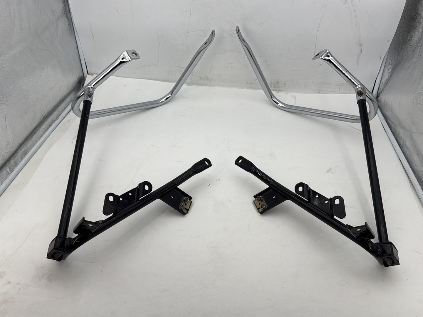 2011 Harley Road King Touring Classic Rear Left Right Saddlebag Guard Rails Bar