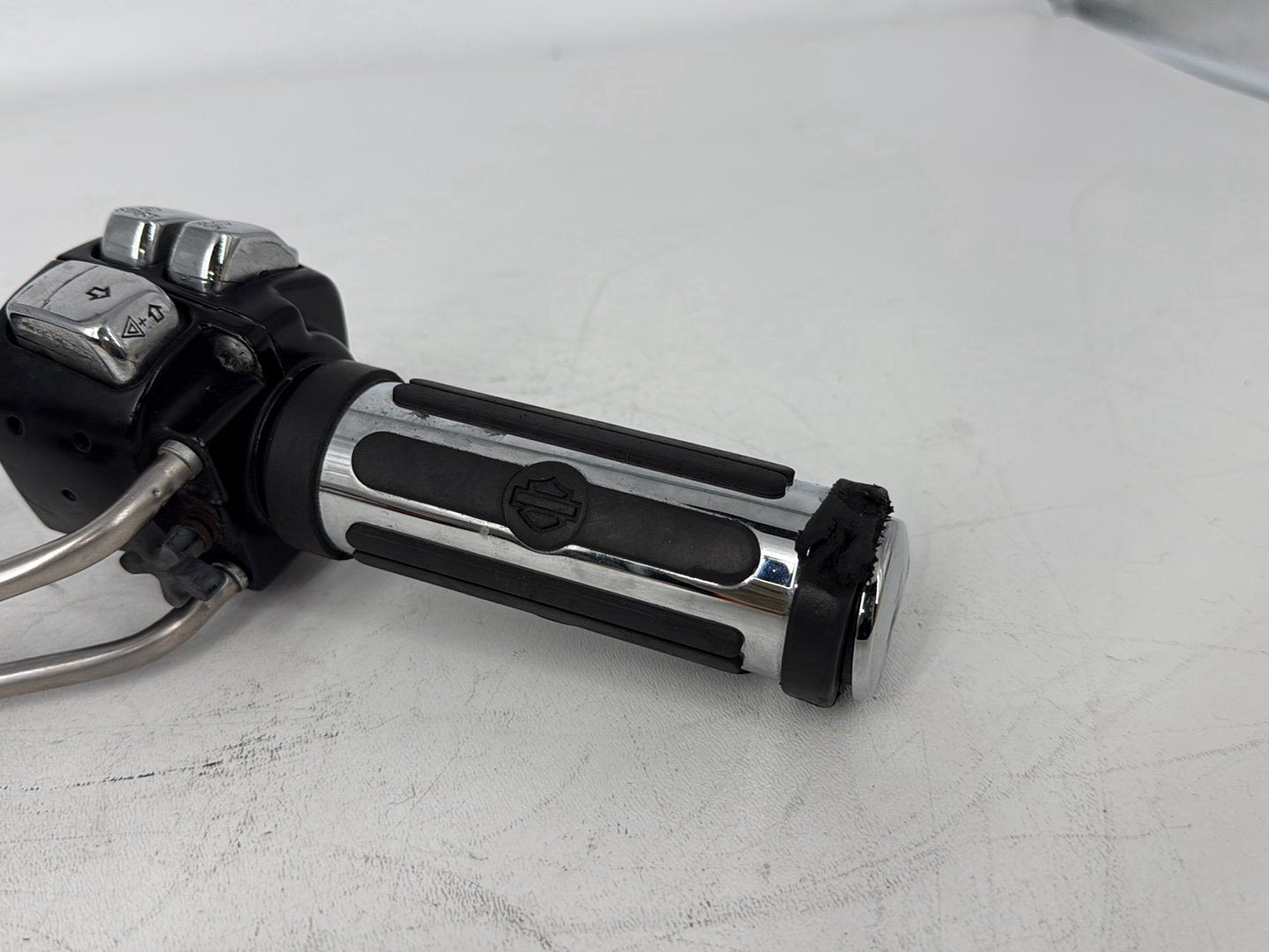 2005 Harley Sportster XL883C 883 Custom OEM Right Engine Start Kill Switches Controls