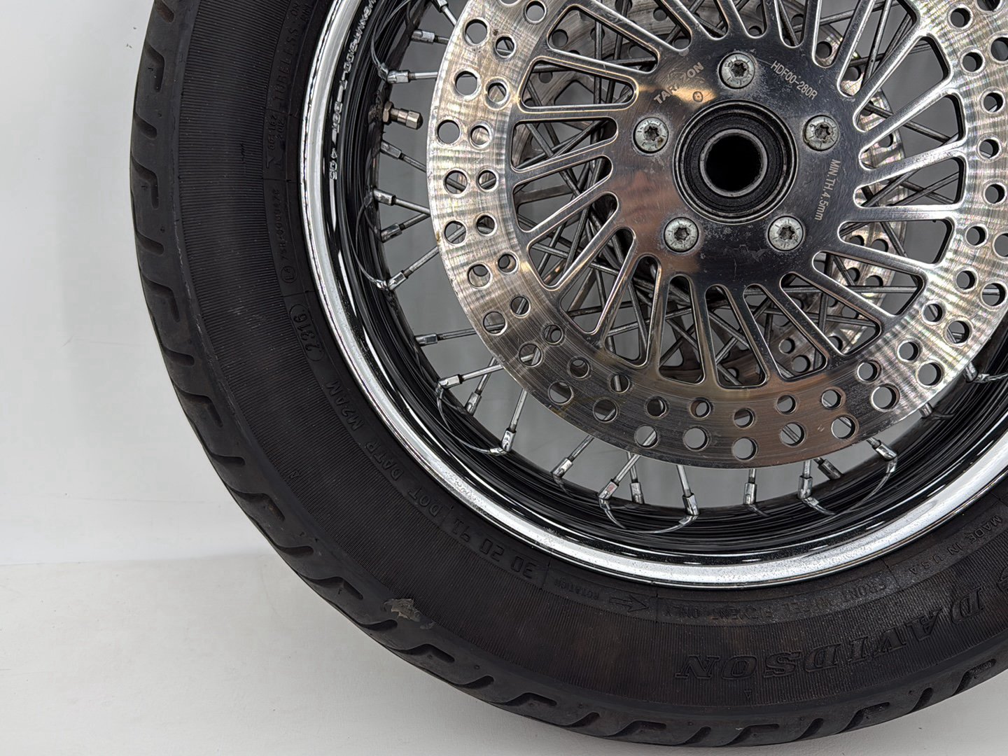 1999 - 2006 Harley-Davidson Touring Electra Glide Ultra Front Wheel Rim Tire Spoked 43440-05A