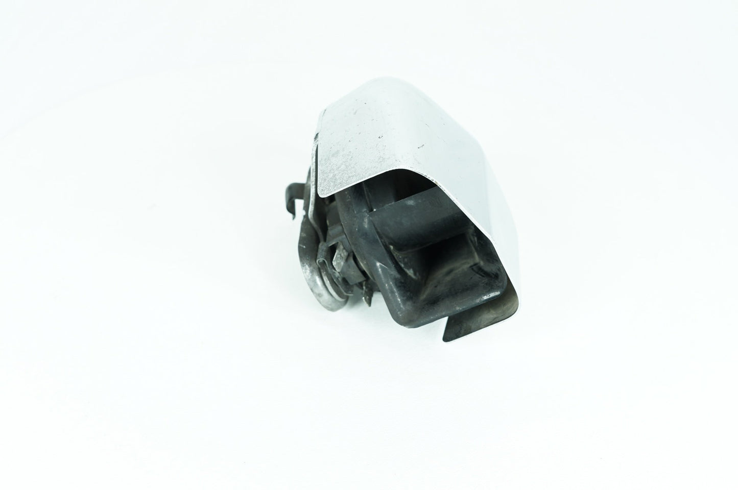 2007 - 2012 Harley-Davidson Touring Street Glide Horn Signal Klaxon Chrome Cover 69012-93A