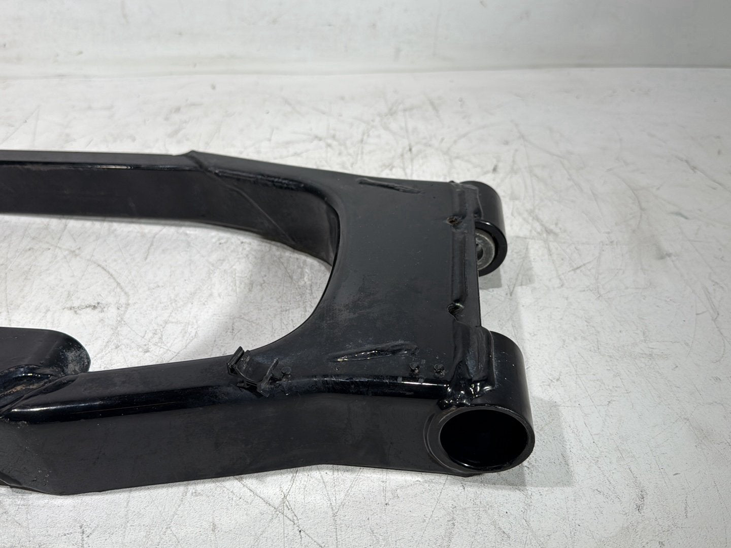2006 Harley Touring FLHTCI Electra Glide Classic OEM Rear Fork Swingarm Swing Arm