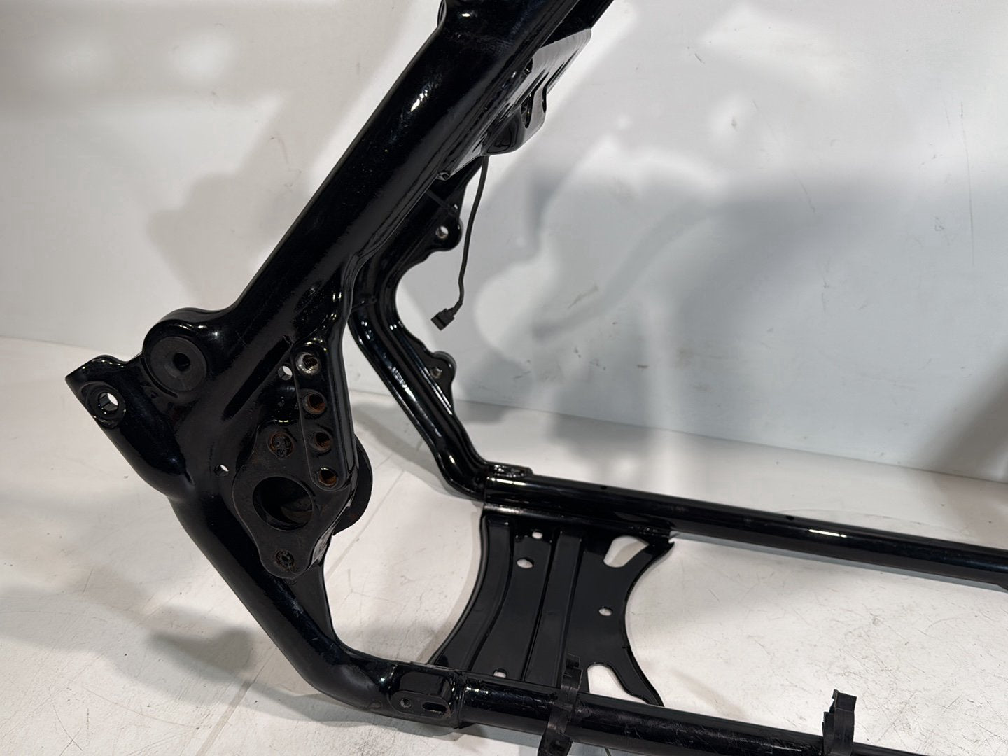 2008 - 2016 Harley-Davidson Touring Street Glide Body Main Frame Chassis SLVG 47900-11BHP