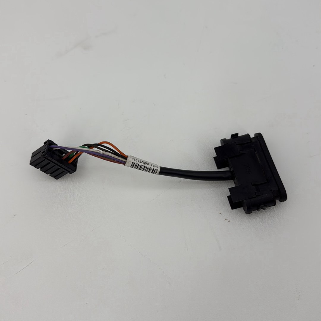2007 - 2012 Harley-Davidson Touring Street Glide Dash Indicator Lamp Wire Plug 68789-96A  	68789-96A