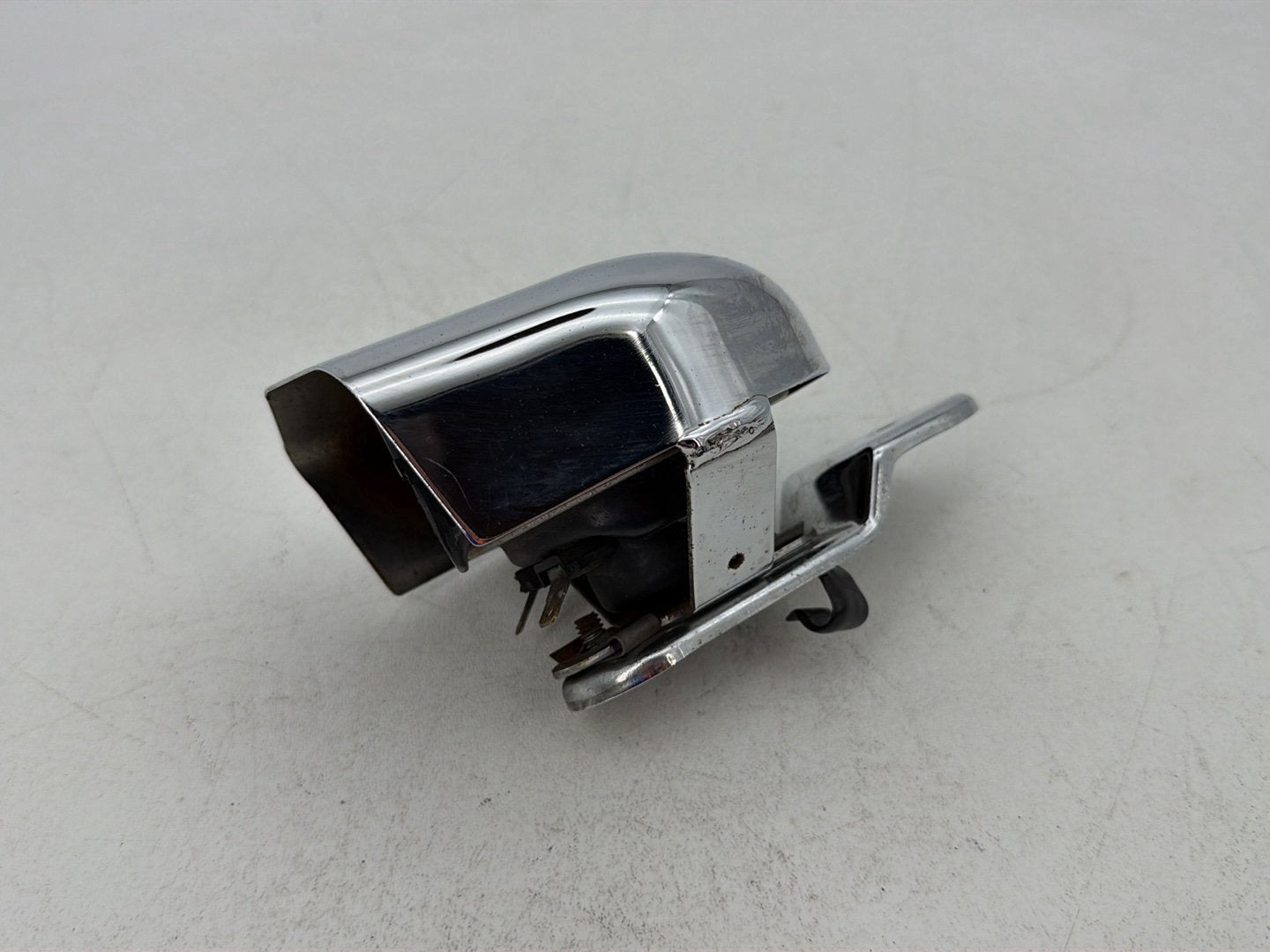 1986 - 1998 Harley-Davidson Softail Heritage Classic Horn Signal Klaxon Chrome Cover 69060-90G