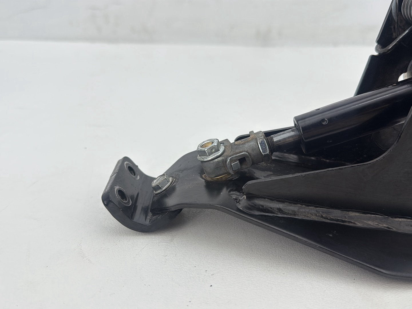 2011 Harley Road King Touring FLHRC Classic OEM Adjustable Rider Backrest Lift Mount 52482-01A