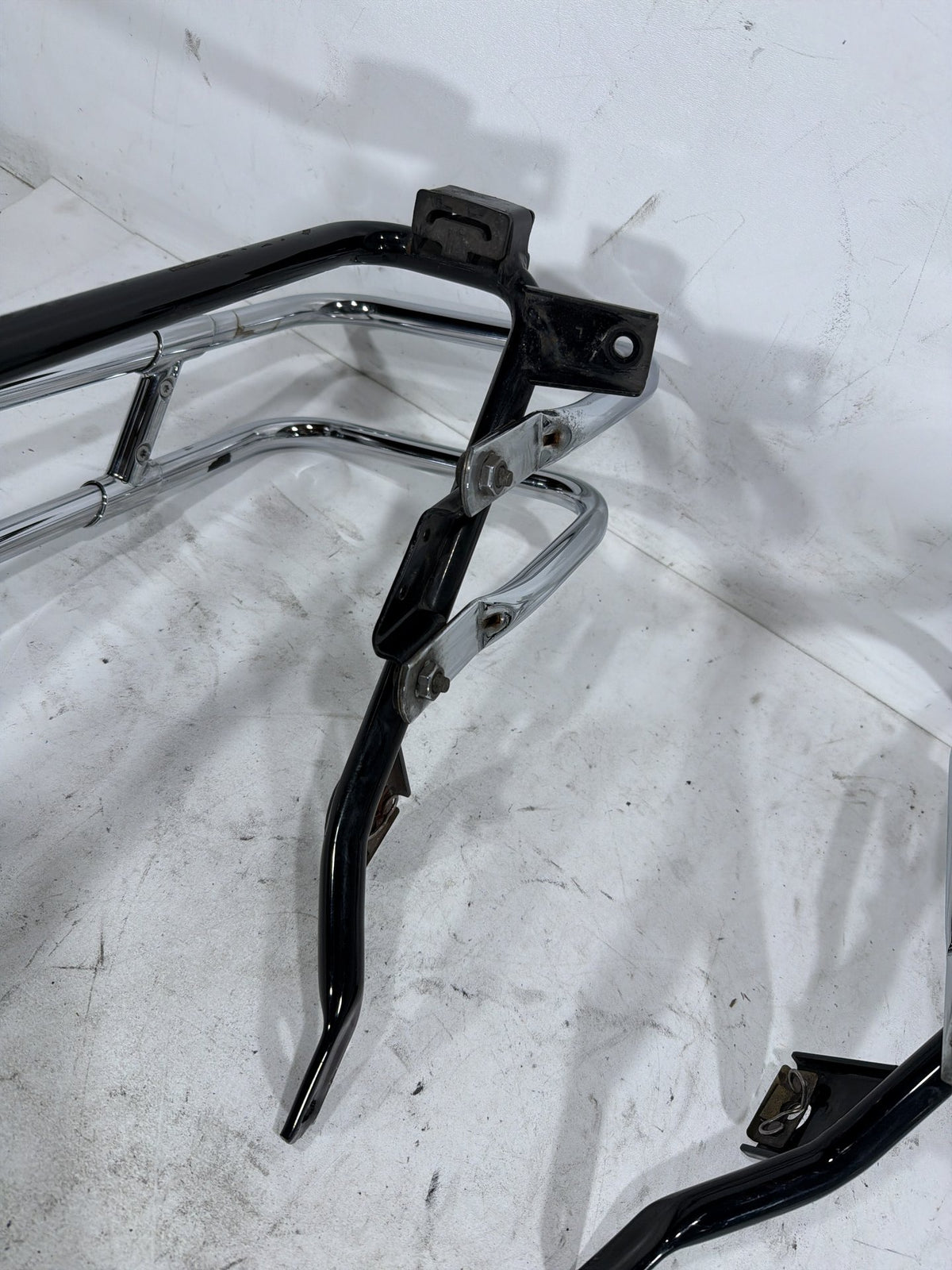 2010 Harley Electra Glide Touring Ultra OEM Rear LH RH Saddlebag Guard Rails Bar