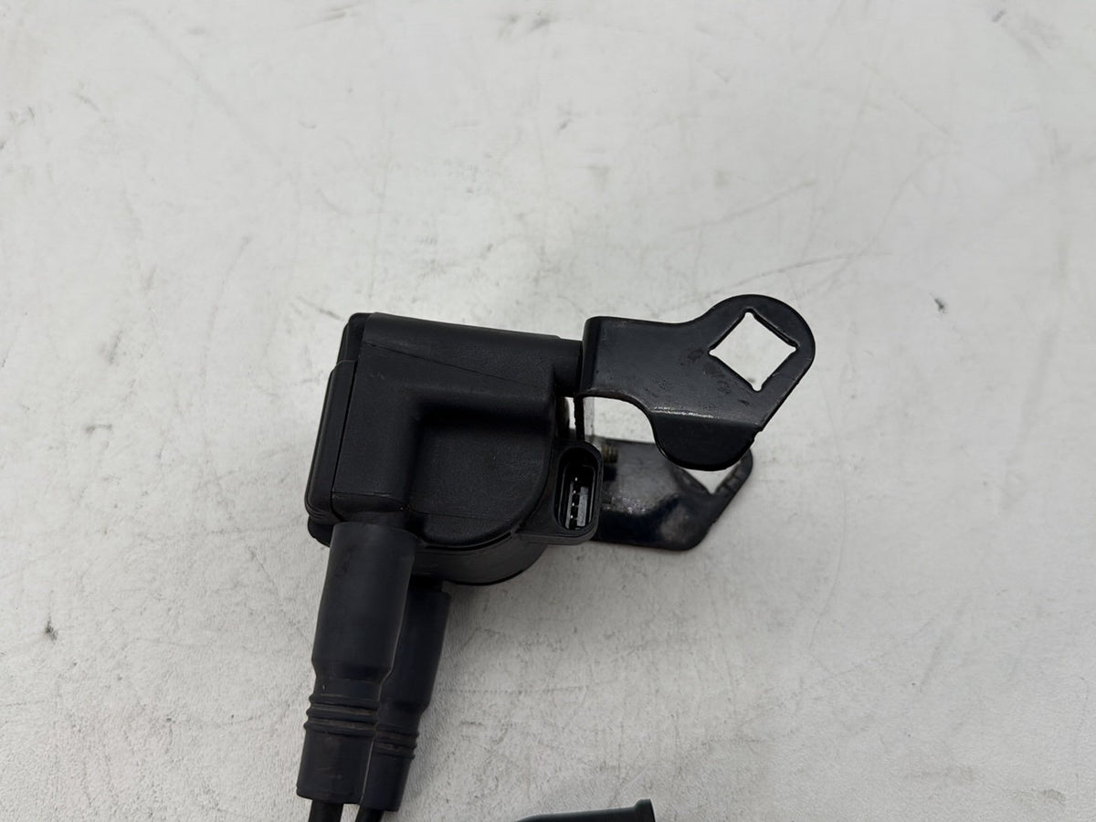 2006 Harley FLHTCI Electra Glide Classic OEM Ignition Coil Spark Plug Cable