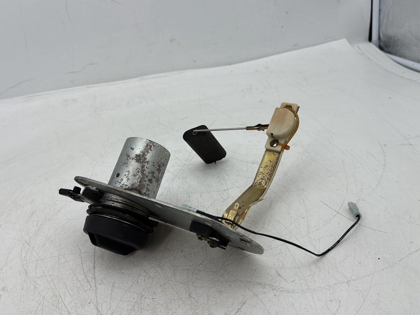 95 Harley Touring Electra Classic OEM Gas Gasoline Fuel Petrol Pump Sending EFI