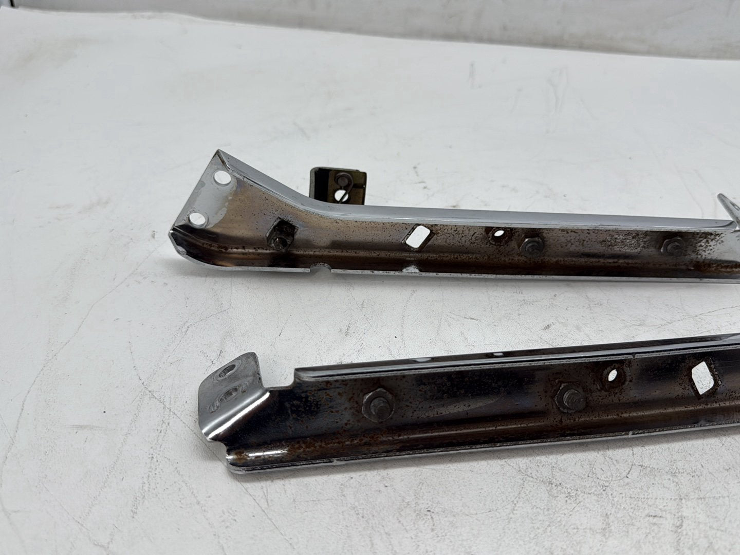 2006 Harley Touring FLHTCI Electra Glide Classic OEM Rear Left & Right Fender Support Bracket