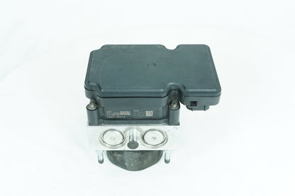 14 Harley Touring FLHTK Electra Glide Ultra OEM ABS Brake Pump &amp; Control Module