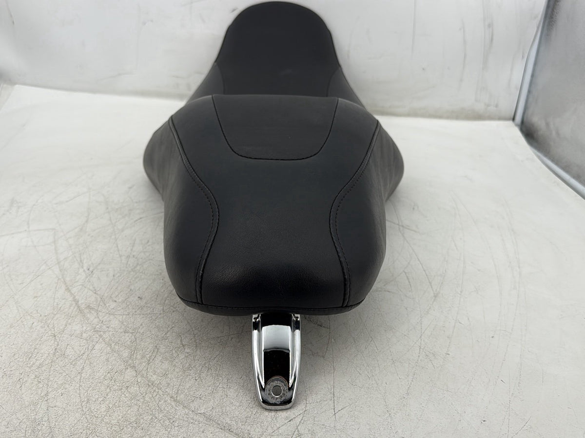 2010 Harley Dyna Fat Bob FXDF OEM Passenger Rider Driver Seat Saddle