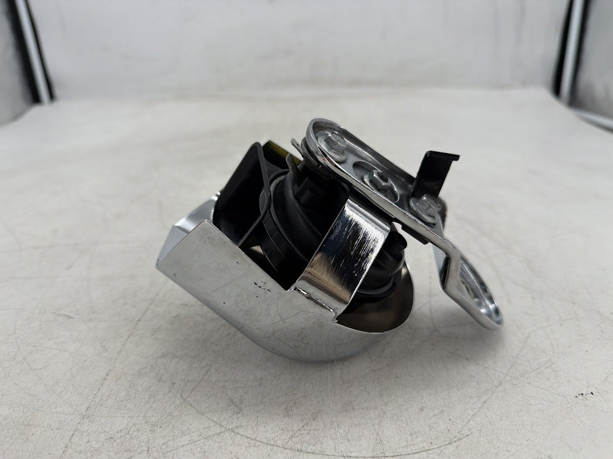 2017 Harley Dyna Street Bob FXDB OEM Horn Signal Klaxon Chrome Cover
