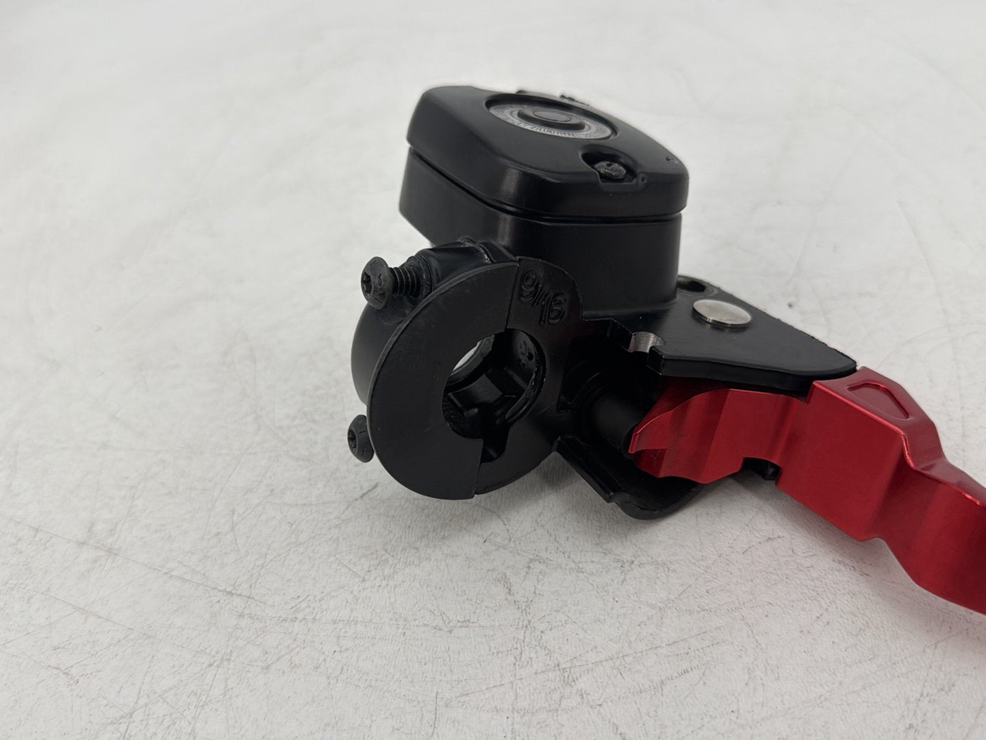 2006 - 2017 Harley-Davidson Dyna Street Bob Front Right Brake Lever Master Cylinder 45019-06