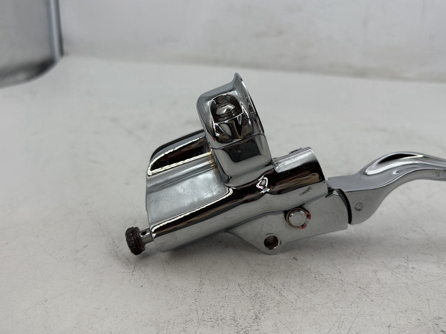 07 Harley Street Glide Touring FLHX OEM Front Right Brake Lever Master Cylinder