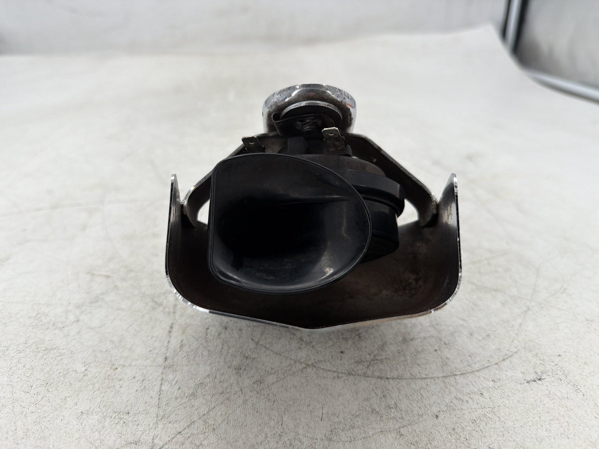 2002 Harley Dyna Wide Glide FXDWG OEM Horn Signal Klaxon Chrome Cover 69012-93A