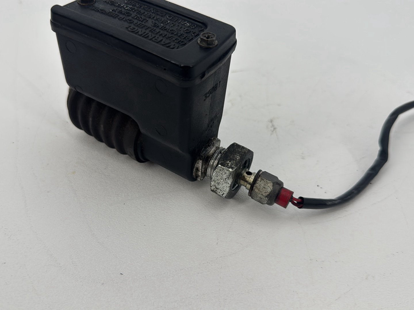 1999 - 2006 Harley-Davidson Dyna Low Rider Rear Brake Master Cylinder Reservoir