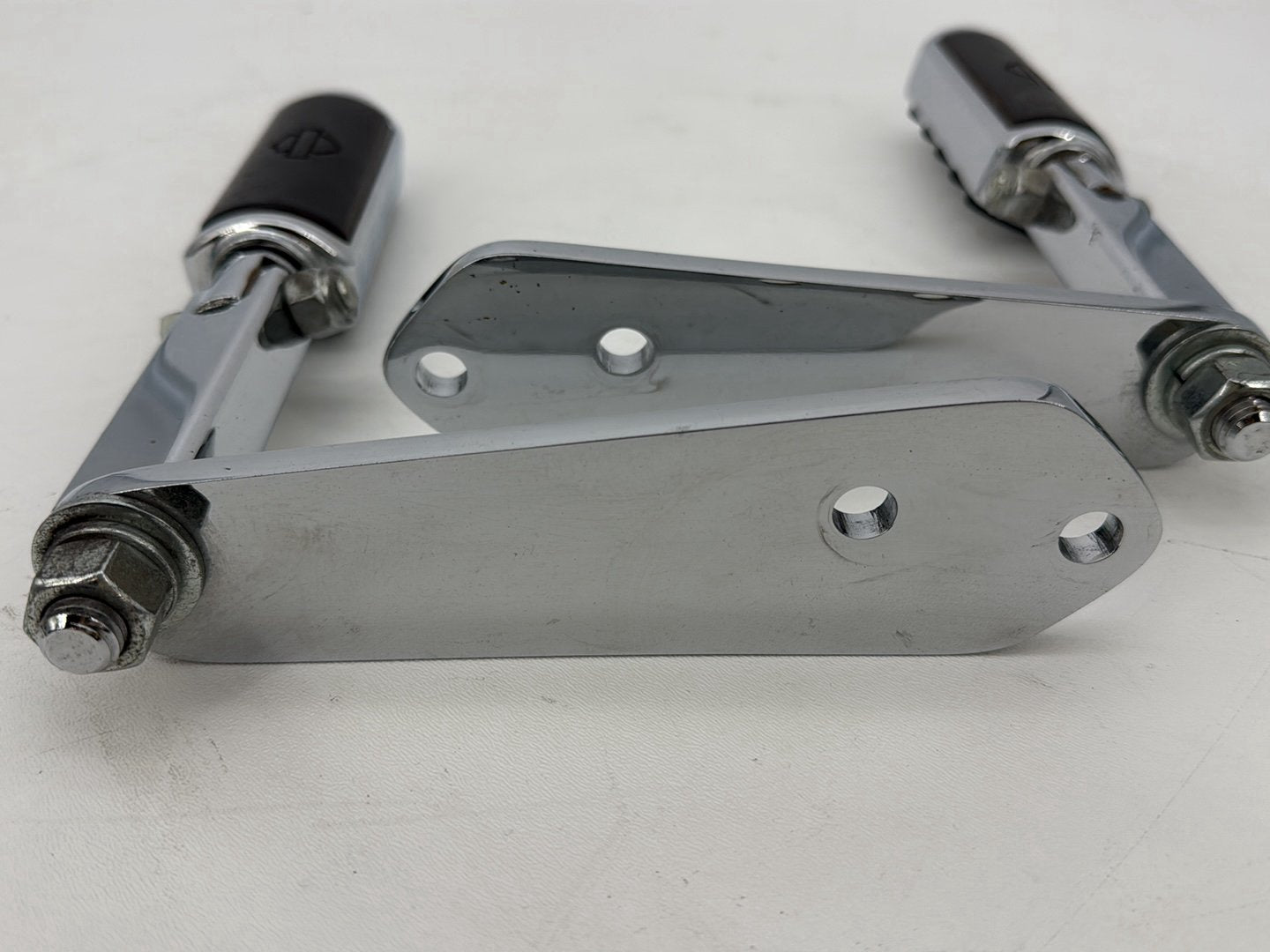1999 - 2006 Harley-Davidson Dyna Low Rider Left & Right Driver Step Foot Rest Pegs 49354-01