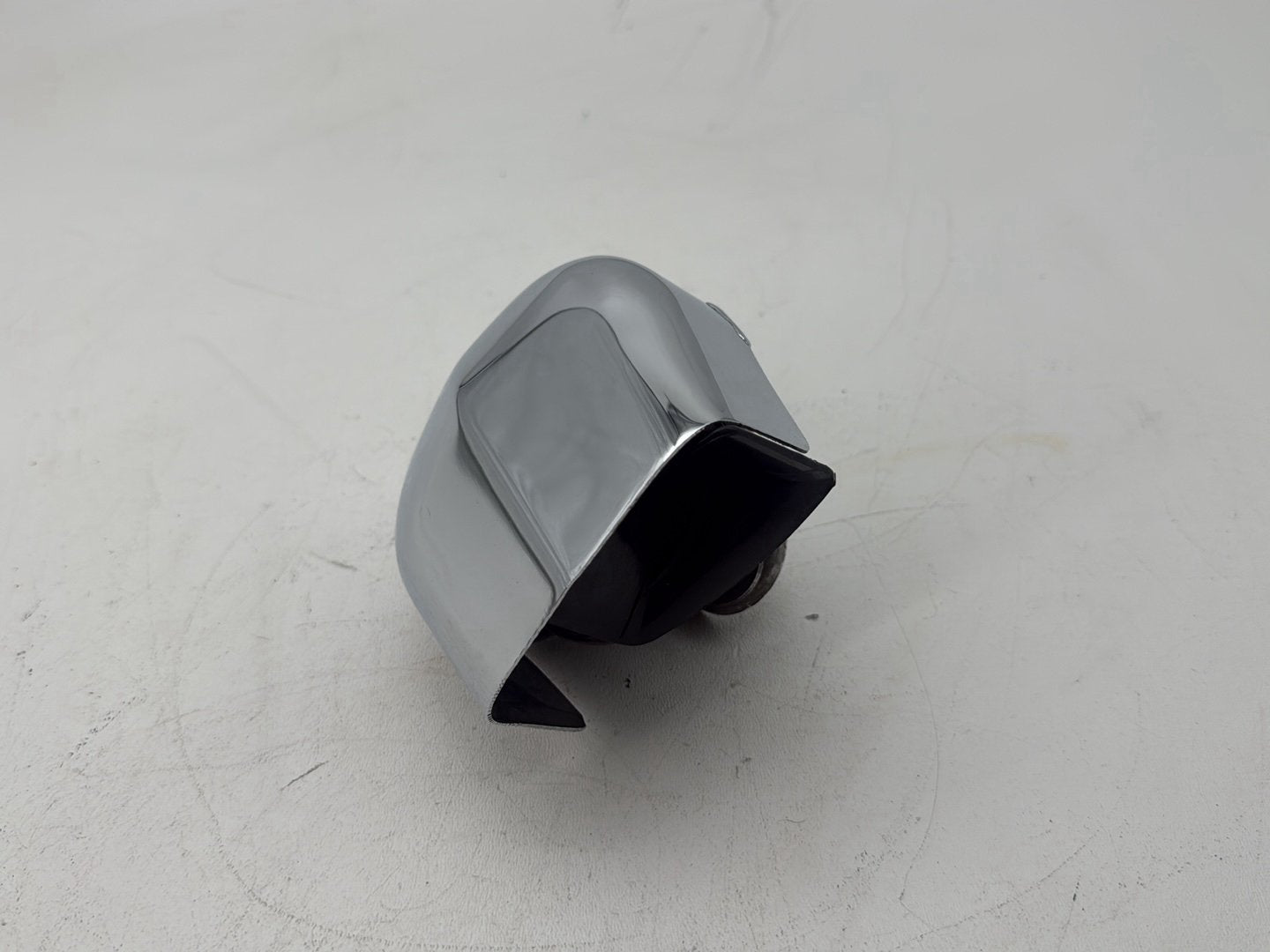 2007 Harley Touring FLHTP Electra Glide Police OEM Horn Signal Klaxon Chrome Cover