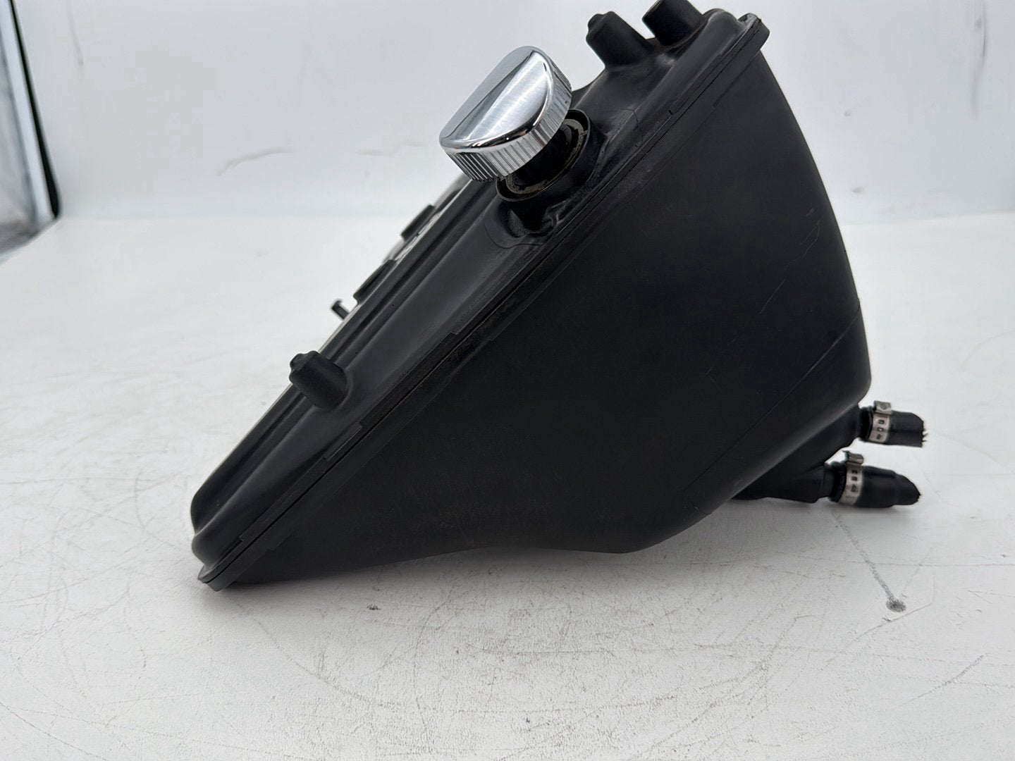 2005 Harley Sportster XL883C 883 Custom OEM Oil Tank Reservoir Bottle Canister & Dipstick