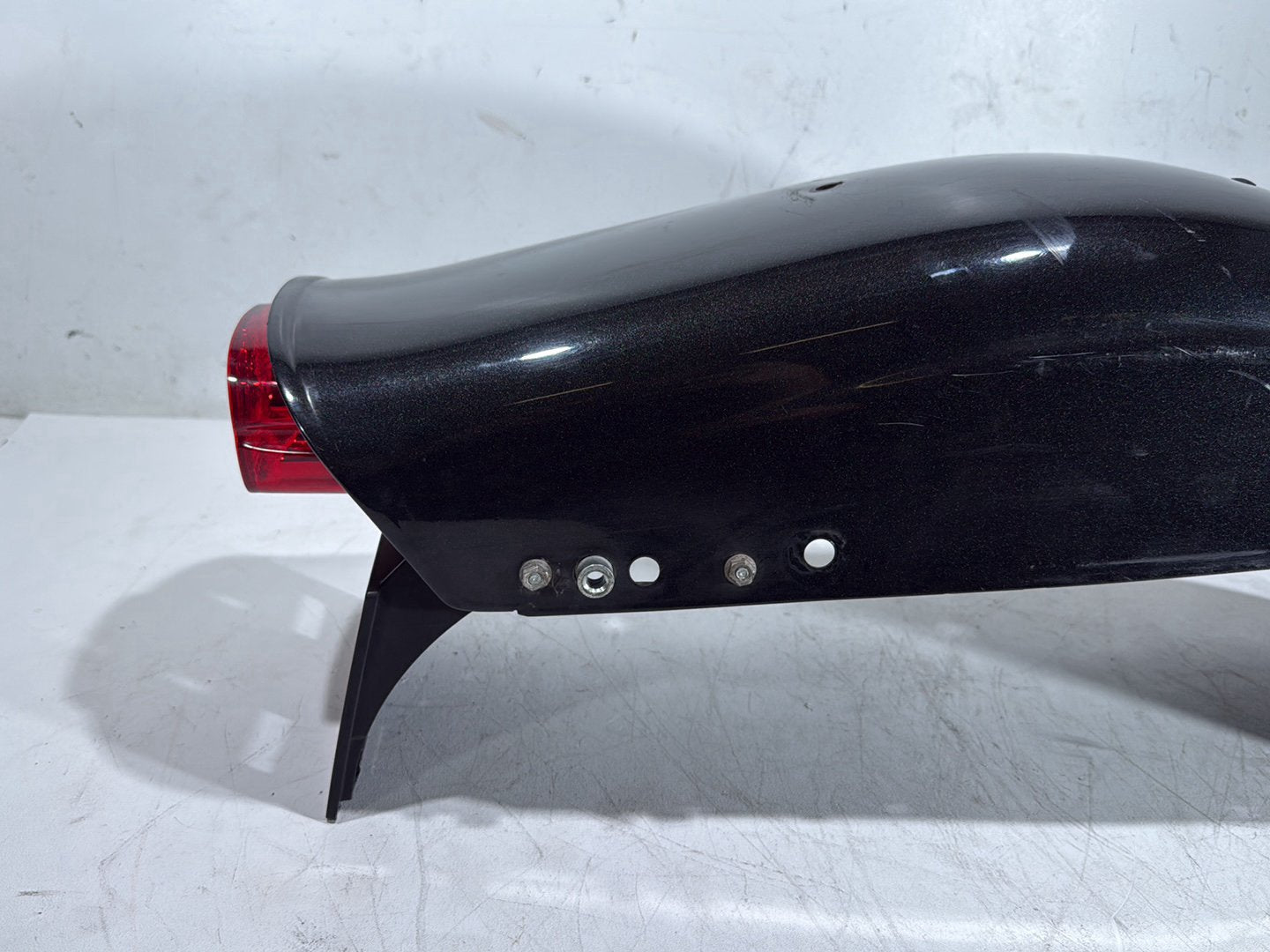 2008 Harley Dyna Fat Bob FXDF OEM Rear Wheel Fender Taillight Brake Lamp