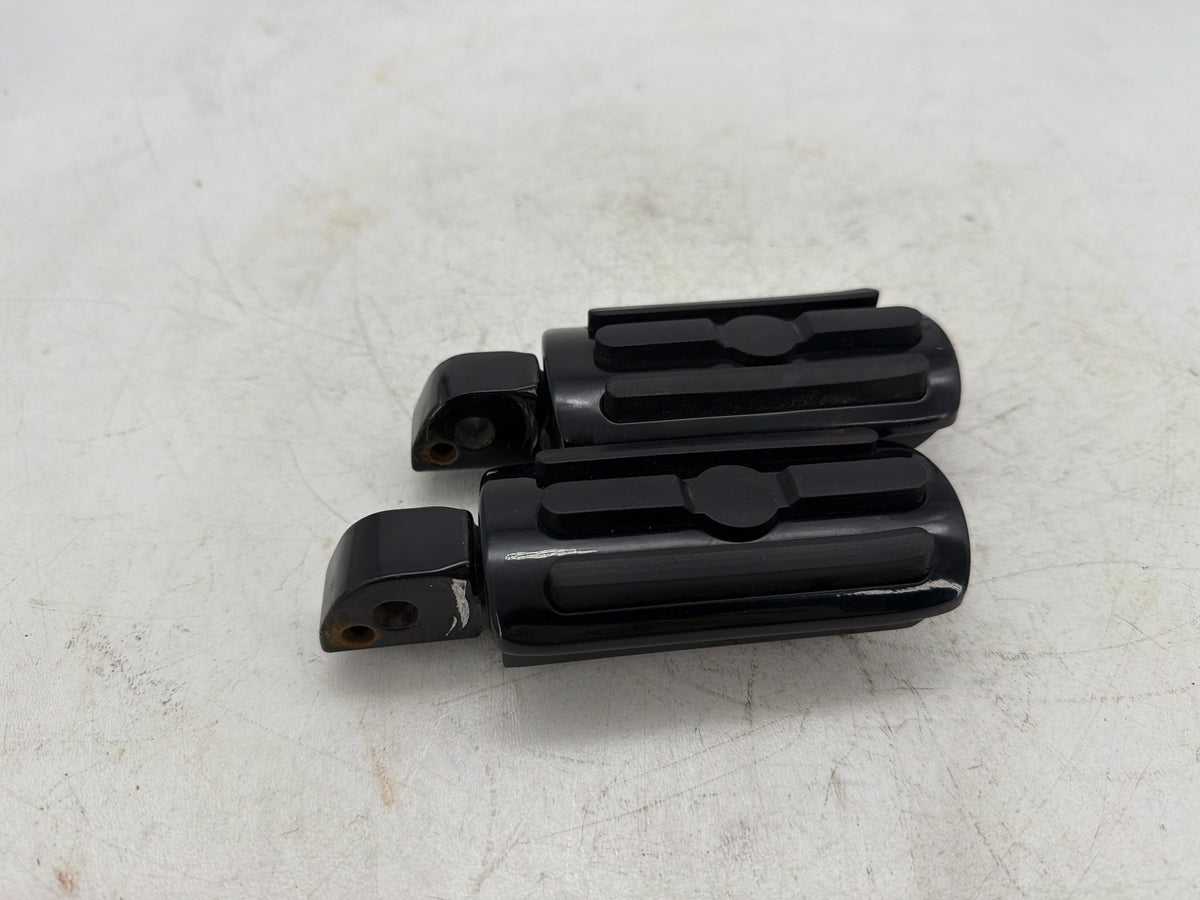 2020 Harley Softail Standard FXST OEM Left & Right Step Foot Rest Pegs
