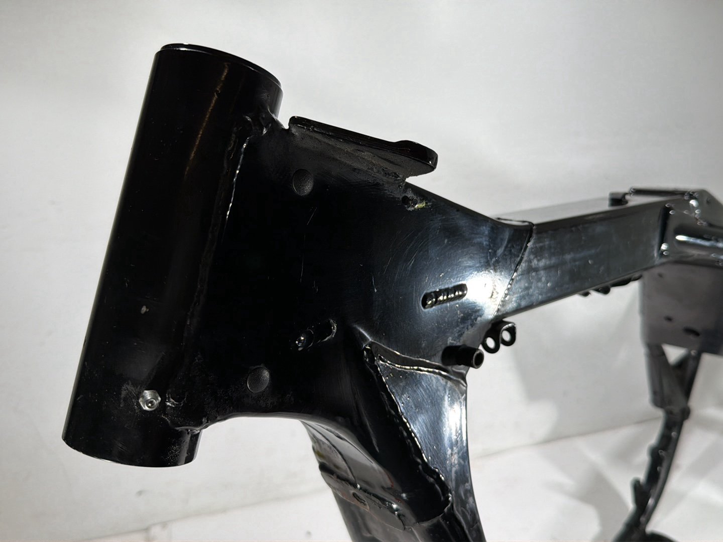 2000 Harley Electra Glide Touring Ultra FLHTCUI OEM Body Main Frame Chassis SLVG