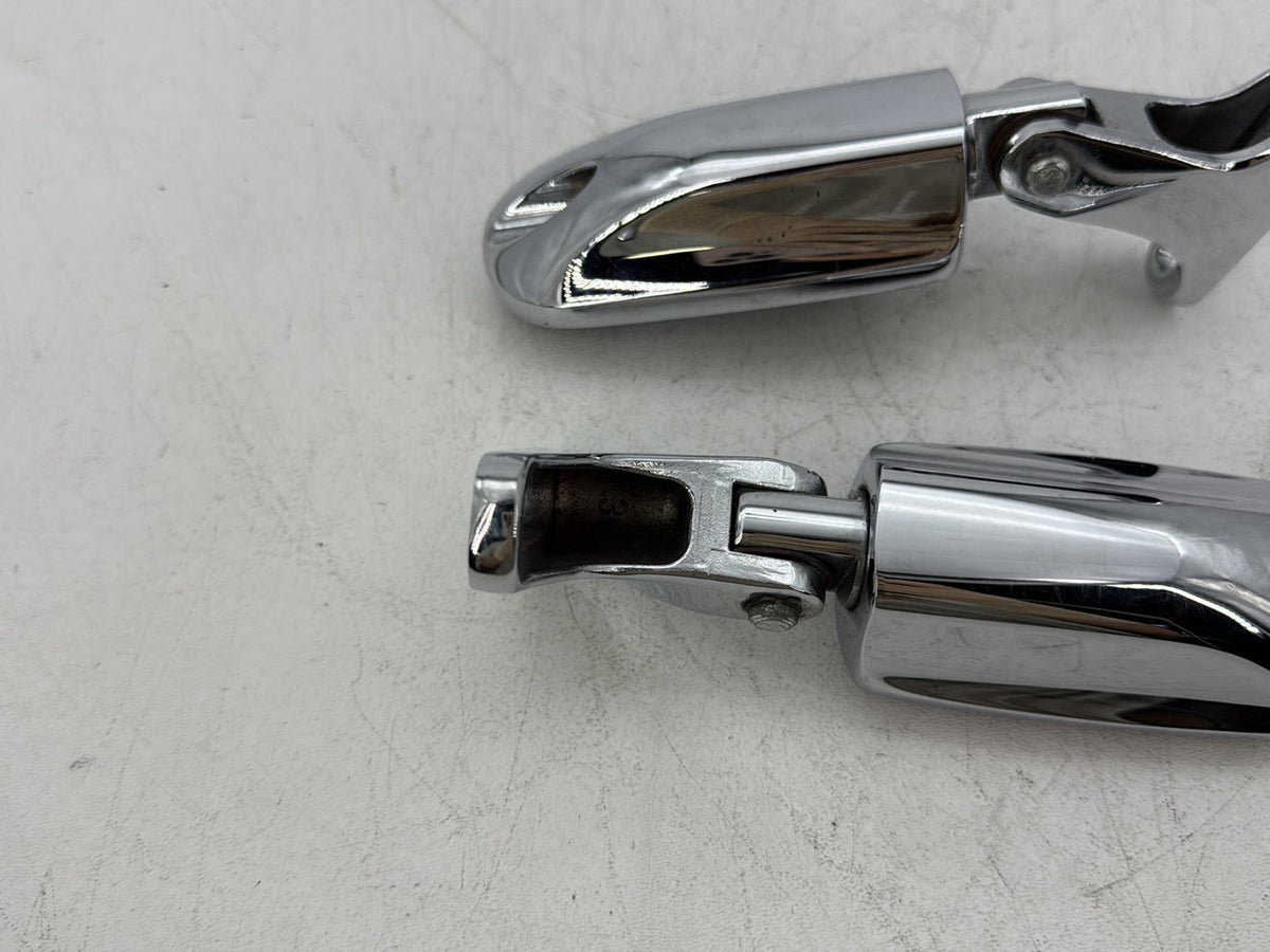 2017 Harley Road Glide Touring FLTRXS OEM Passenger Left & Right Foot Pegs