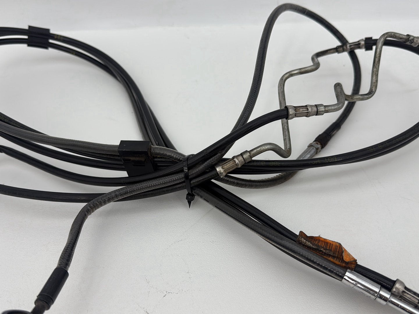 2019 - 2023 Harley-Davidson Touring Road King Special Front Brake Hose Line Pipe ABS 41800542