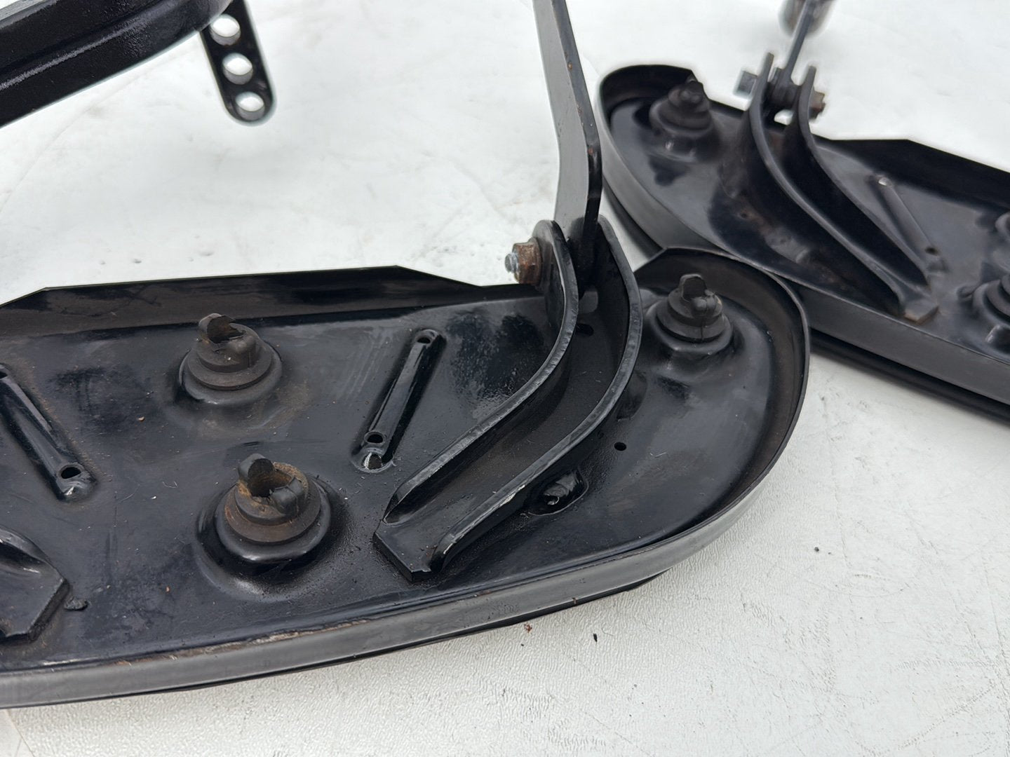 1999 - 2006 Harley-Davidson Touring Road King Police Left Right Driver Floorboard Foot Rest 47365-83C