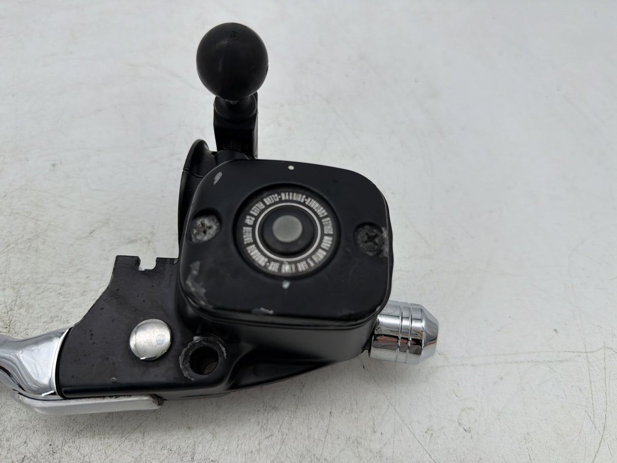 2004 Harley Electra Glide Touring Ultra OEM Front Right Brake Lever Master Cylinder