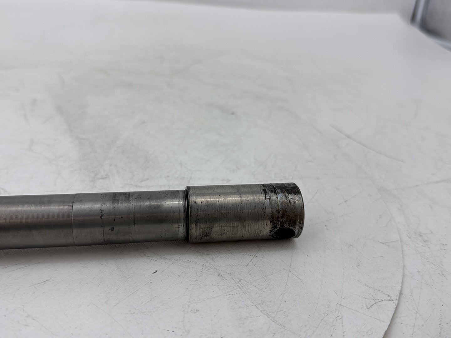 2008 Harley Electra Glide Touring Ultra FLHTCUI OEM Front Wheel Axle Bolt Shaft