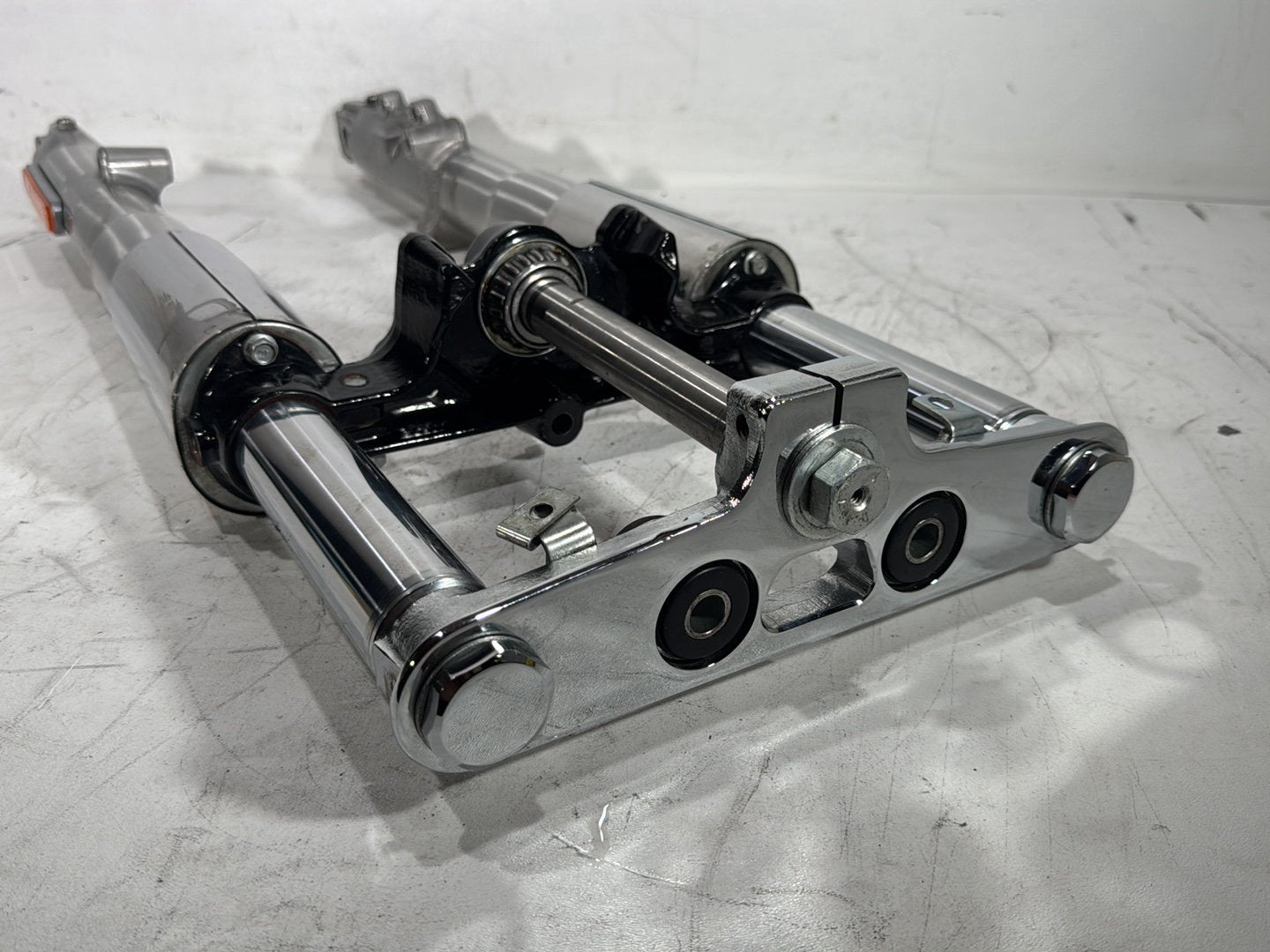 2013 Harley Heritage Softail Classic FLSTC OEM Front Triple Tree Set & LH RH Fork Legs Sliders