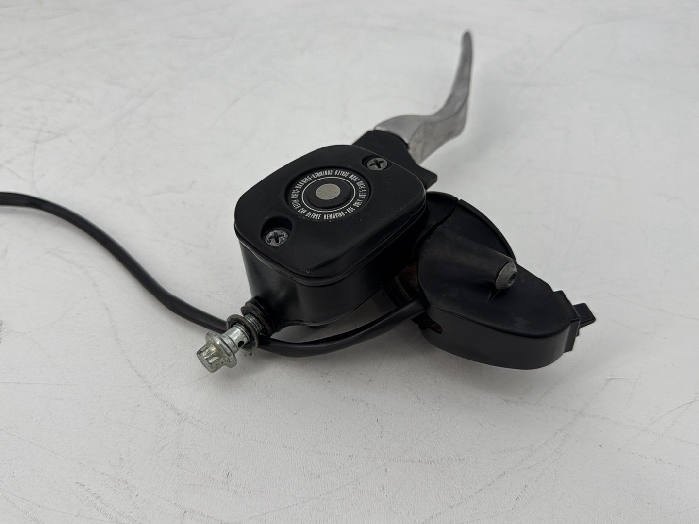 1999 - 2006 Harley-Davidson Touring Electra Glide Classic Front Right Brake Lever Master Cylinder 45013-96D