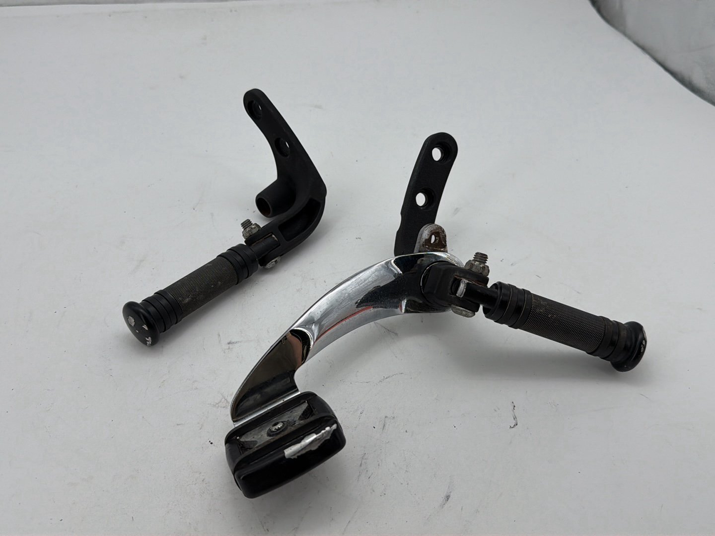 2008 Harley Dyna Fat Bob FXDF OEM Left Right Foot Brake Control Pegs