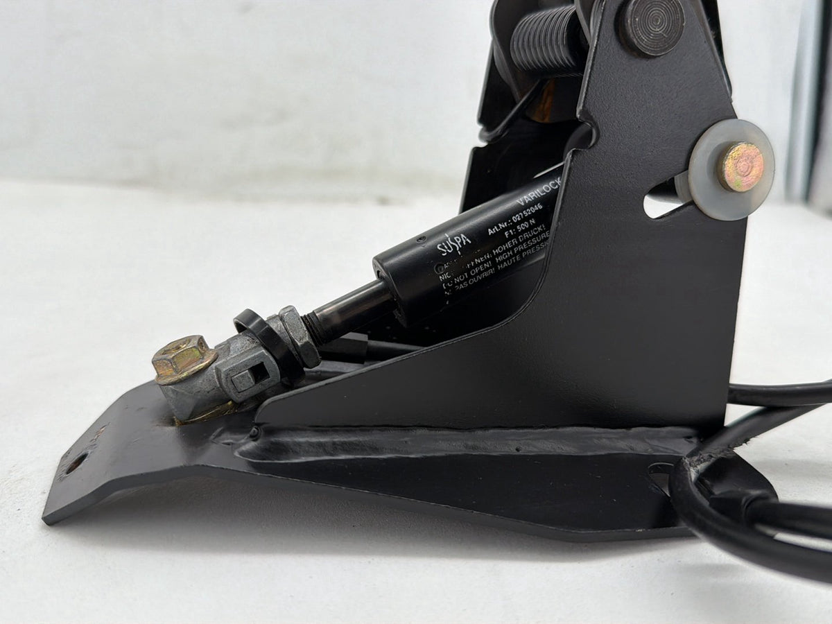 2007 Harley Street Glide Touring FLHX OEM Adjustable Rider Backrest Lift Mount