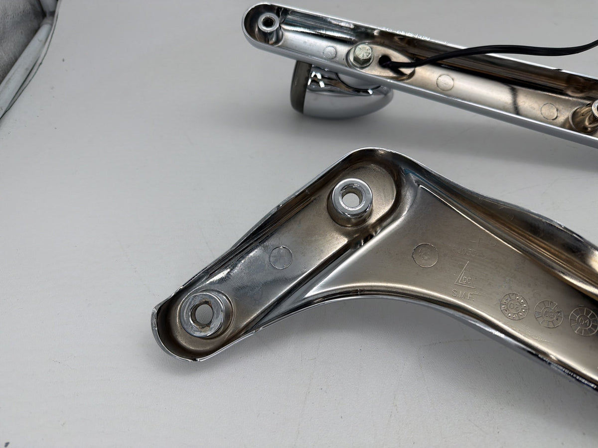 03 Harley Softail Deuce OEM Rear Left Right Fender Struts Bracket & Turn Signal