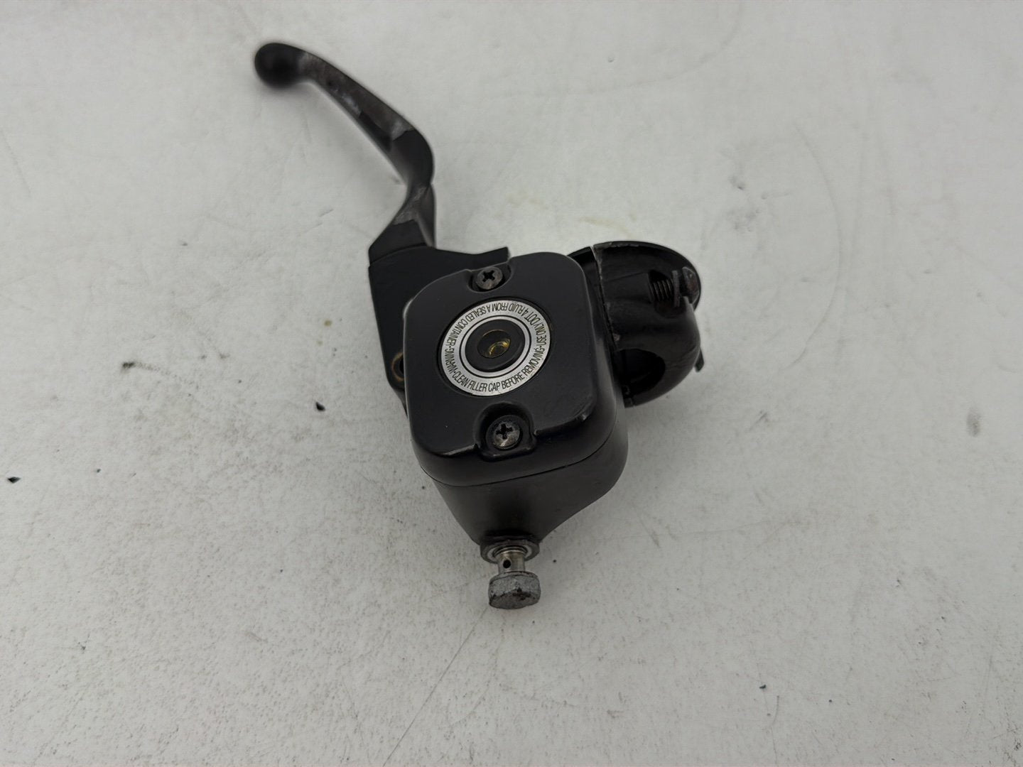 2007 - 2012 Harley-Davidson Touring Street Glide Front Right Brake Lever Master Cylinder 45105-05A