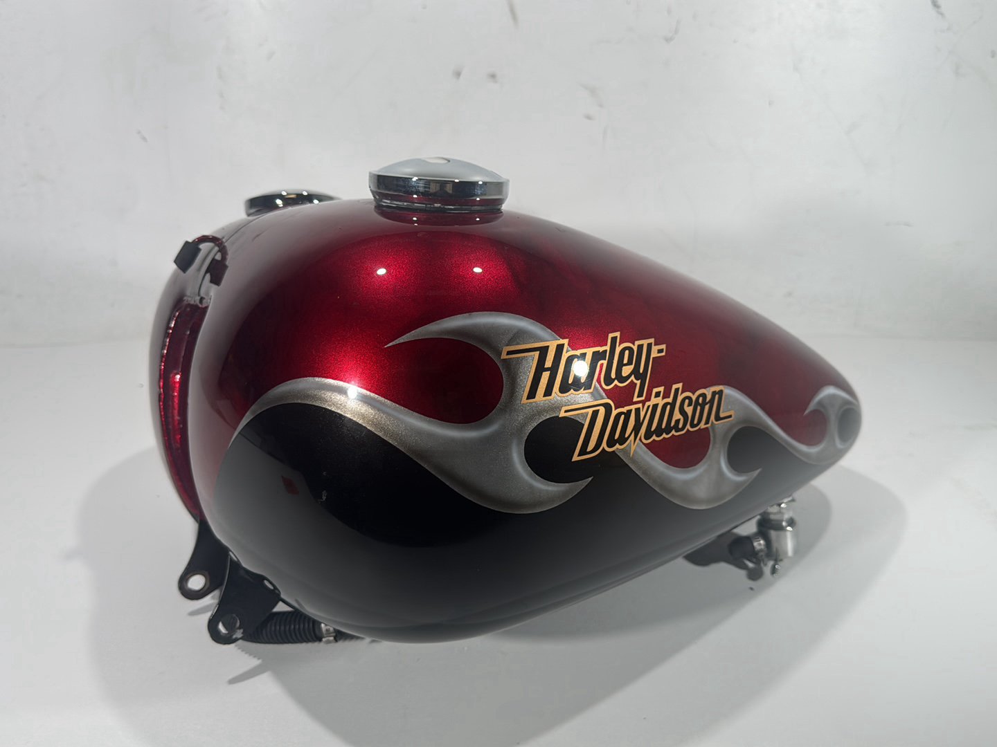 2004 Harley Softail FLSTC Heritage Classic OEM Fuel Gas Tank Gasoline Reservoir