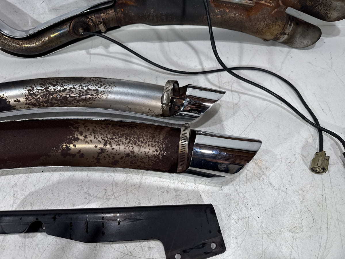 2012 Harley Electra Touring Ultra Exhaust Header Pipes Muffler Vance & Hines