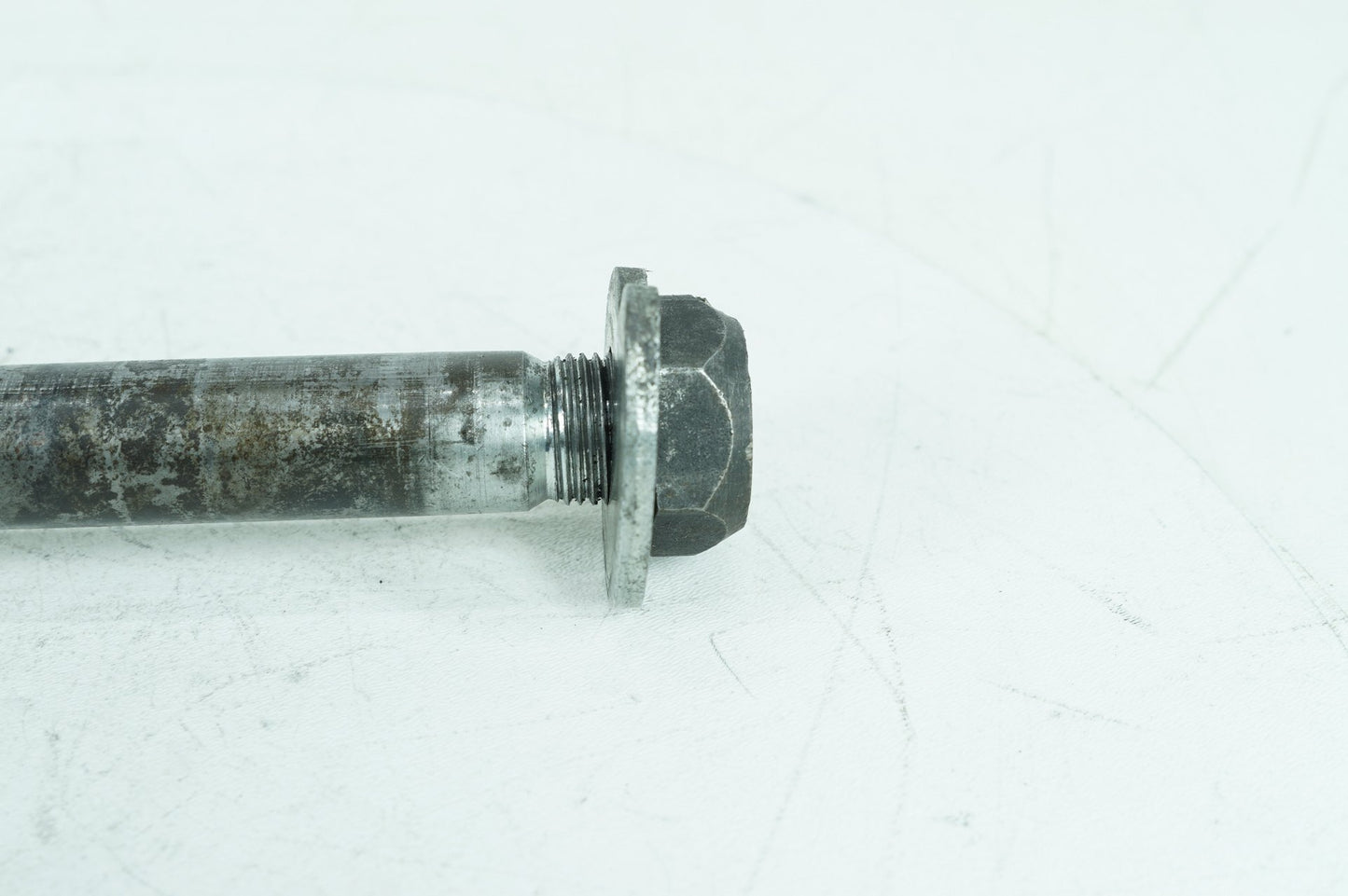 2007 - 2011 Harley-Davidson Touring Electra Screamin Eagle Rear Wheel Axle Bolt Shaft 41056-02
