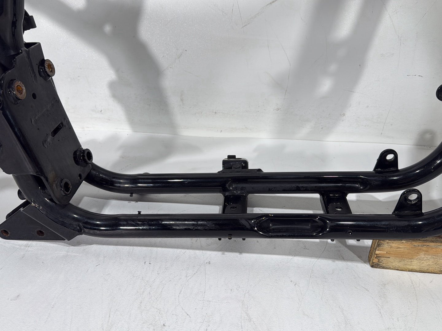 2001 Harley Sportster 883 Hugger XLH883 OEM Body Main Frame Chassis CLN CLR