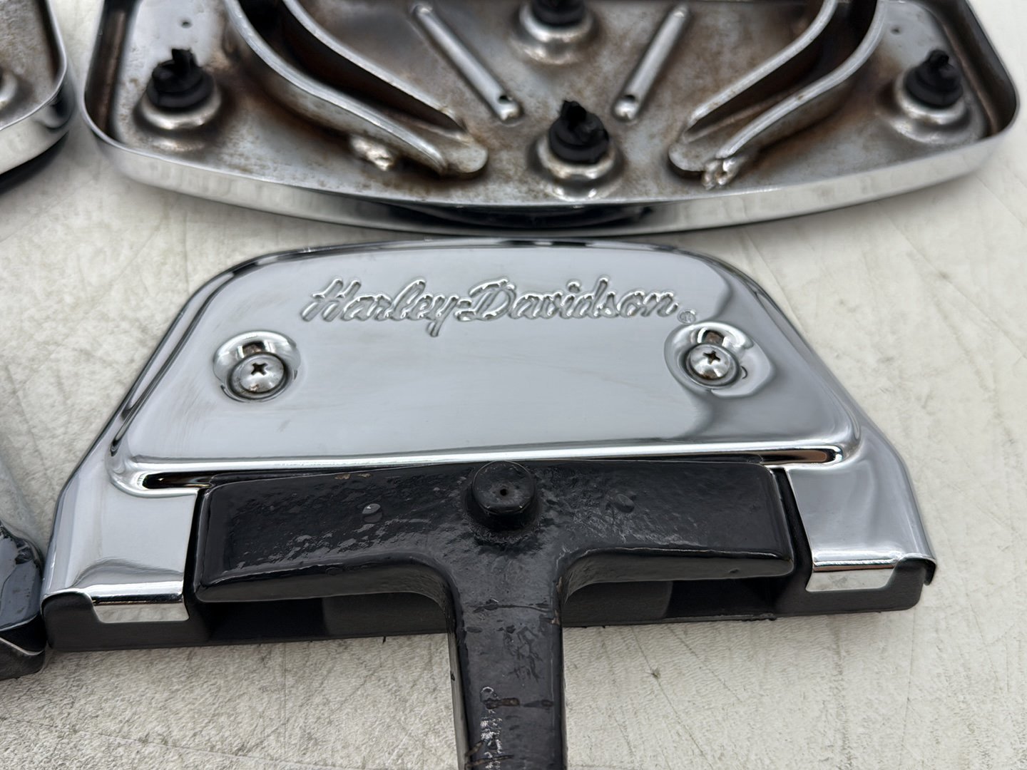 1998 Harley Touring FLHTCUI Electra Glide Ultra OEM Left Right Driver & Pass Floorboard Foot Rest
