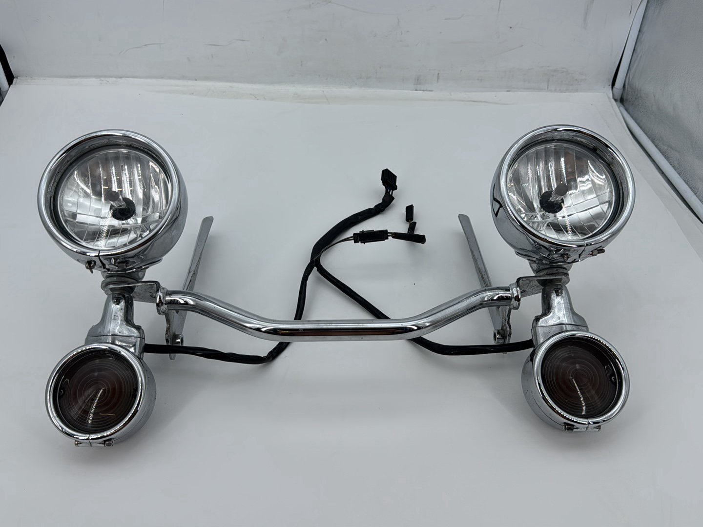 2007 Harley Softail Heritage Classic FLSTC OEM Front Turn Signal Indicators Aux Light Bar