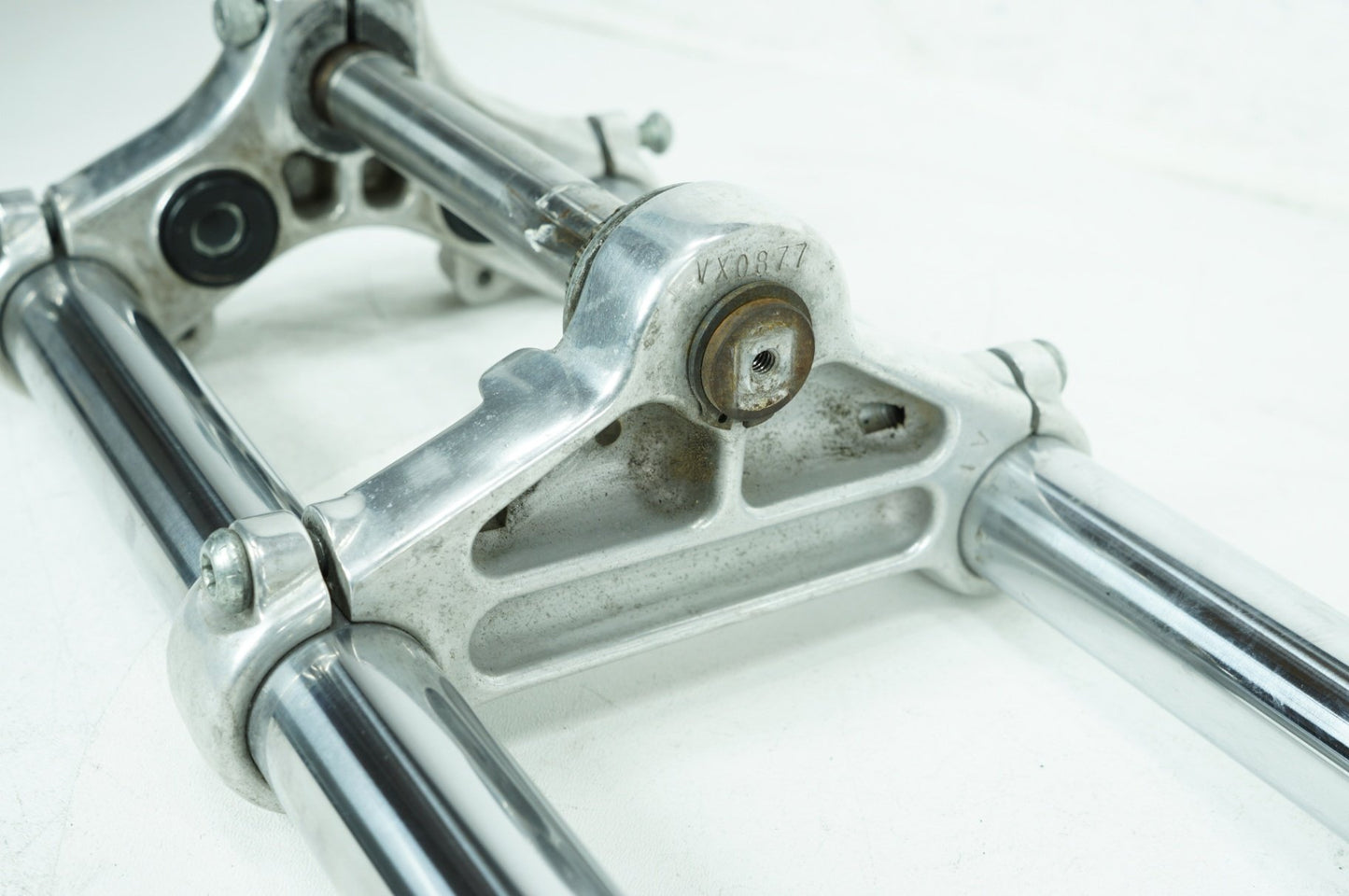 1999 - 2006 Harley-Davidson Dyna Low Rider Front Triple Tree Set & LH RH Fork Legs Sliders 45739-87