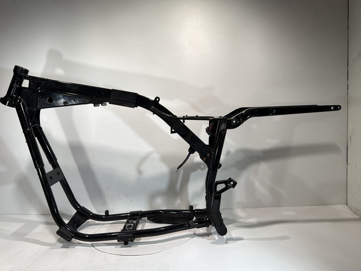 1999 - 2006 Harley-Davidson Dyna Super Glide Body Main Frame Chassis SLVG 47456-04BHP