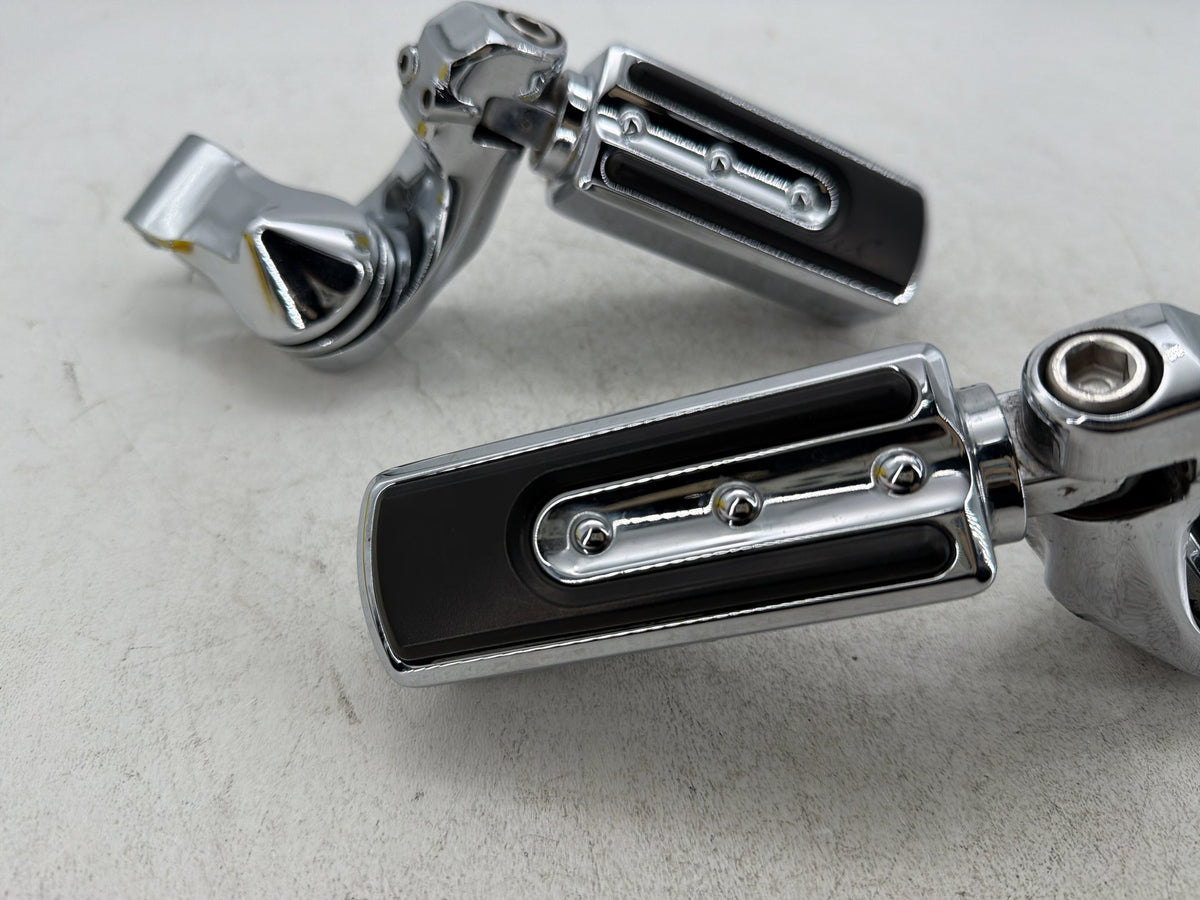 07 Harley Electra Touring CVO Front Right Left Highway Foot Pegs AirFlow Style